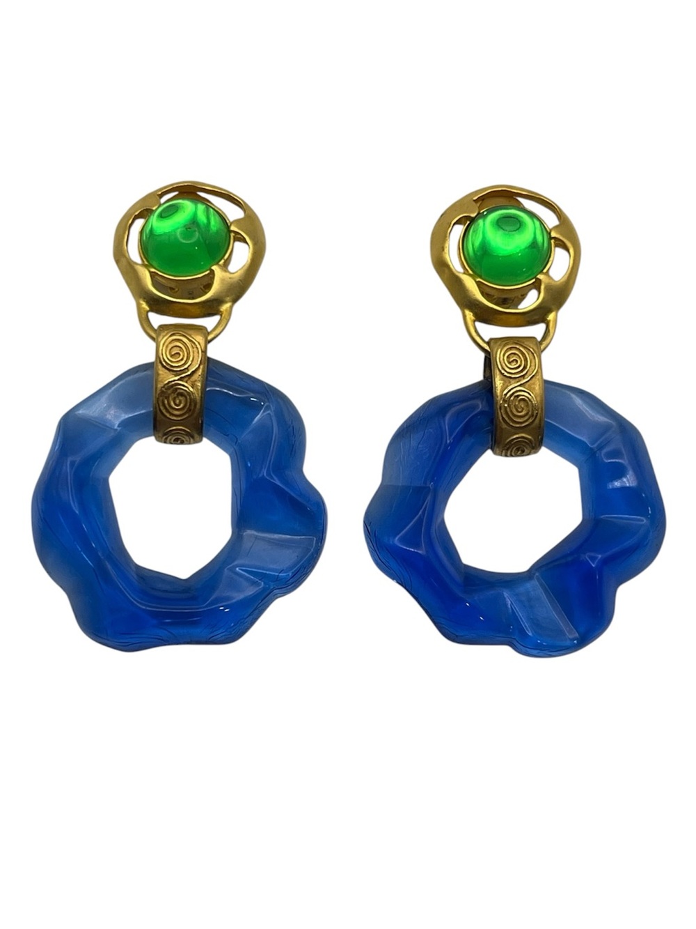 Blue lucite plastic disc green cabochon gold tone swirl oversized clip earrings